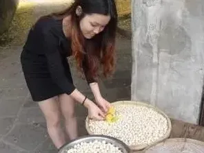 银杏树的果实怎么吃怎么处理才能食用,银杏树果子能吃吗？