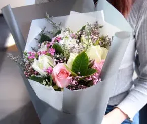 给关系好的女性朋友送什么花,友情花是什么花？