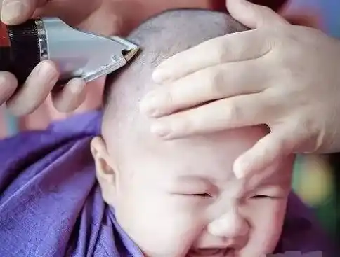 给宝宝剃“满月头”真能促进头发生长吗？ | 生活妙招